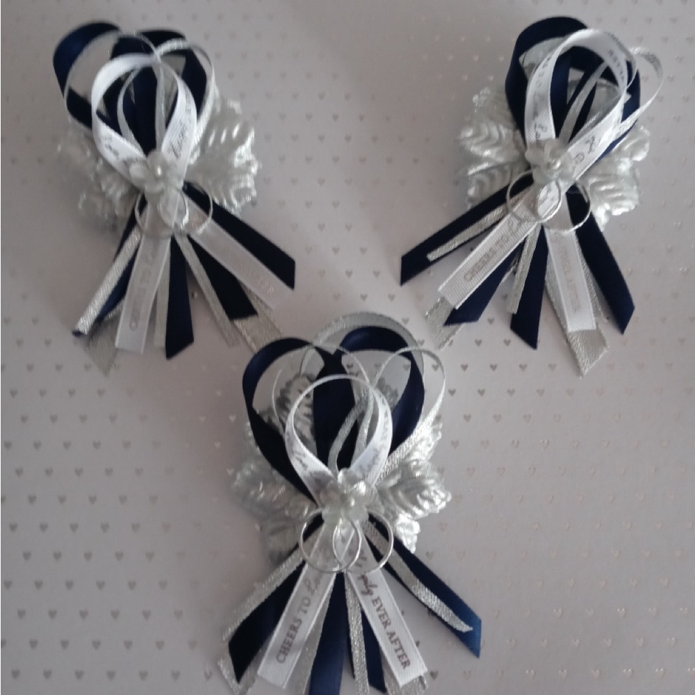 25 Elegant Navy and Silver Bridal Corsages/Capias